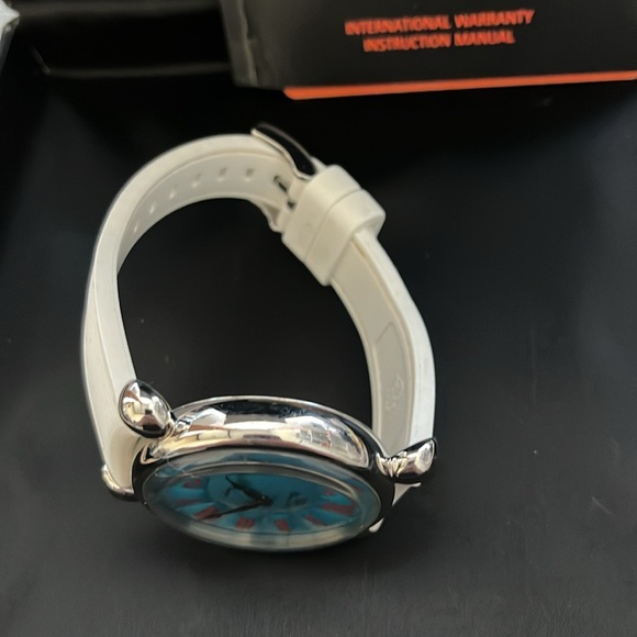 Glam Rock Vintage Glam White Silicone Band Watch - Picture 5 of 9